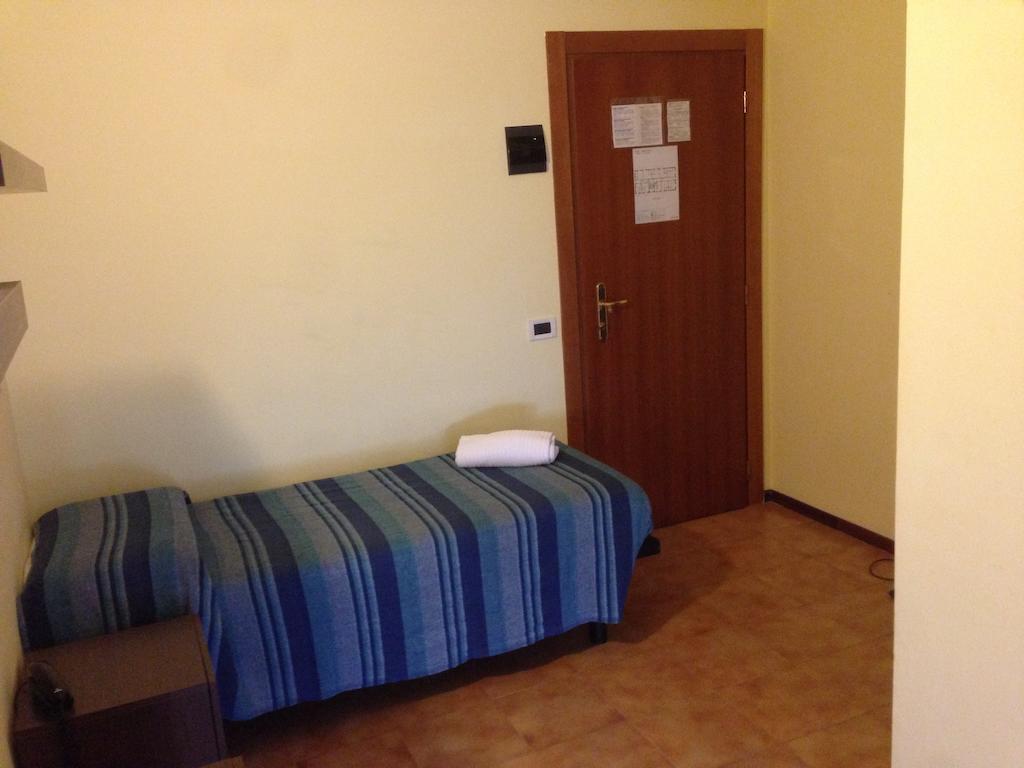 Hotel Ambasciata Cesenatico Zimmer foto
